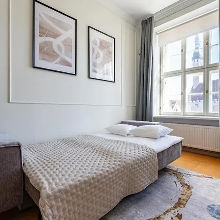 Old Town Square Apartment *