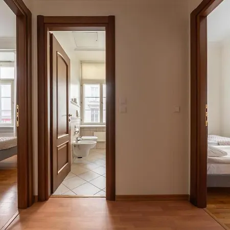 Old Town Square Apartment *